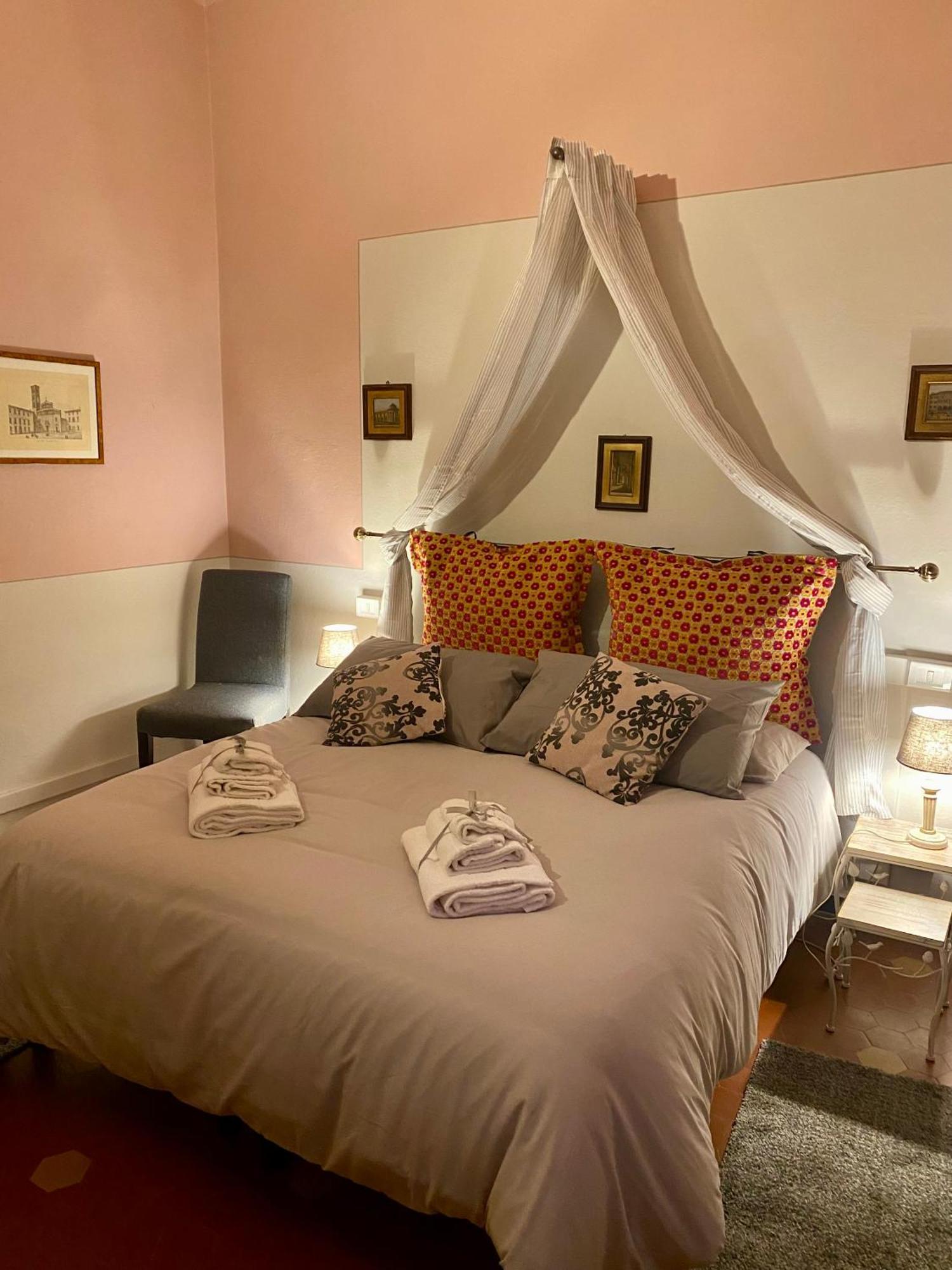 Guest House Santa Giustina Lucca Centro Storico Exterior photo